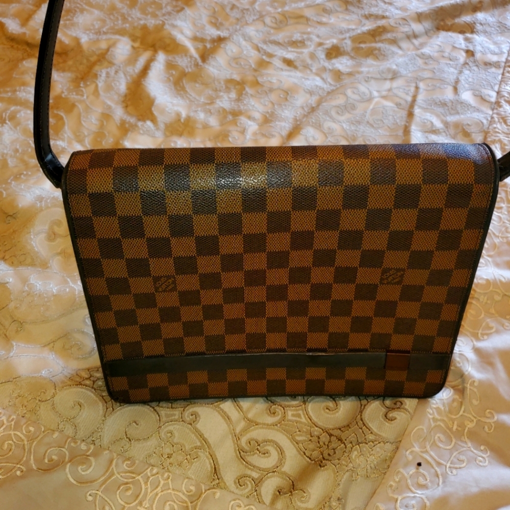 Louis Vuitton purse